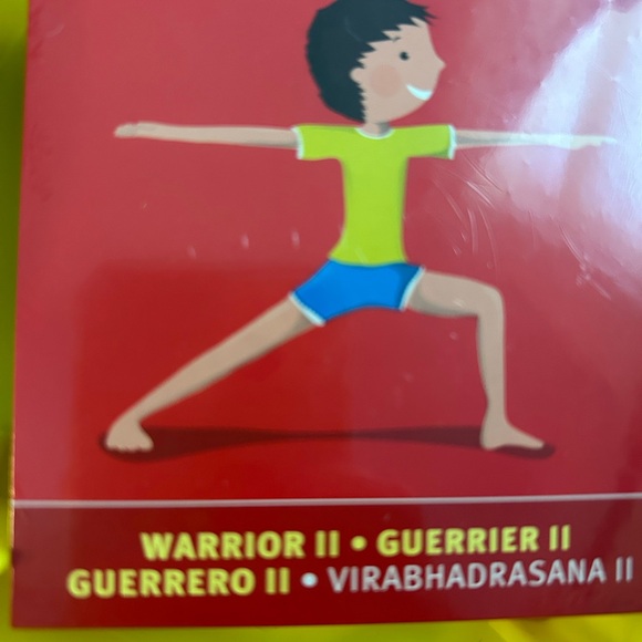 Yoga Spinner game - New in box ! All cards are sealed! Box is torn a little! - Picture 4 of 10